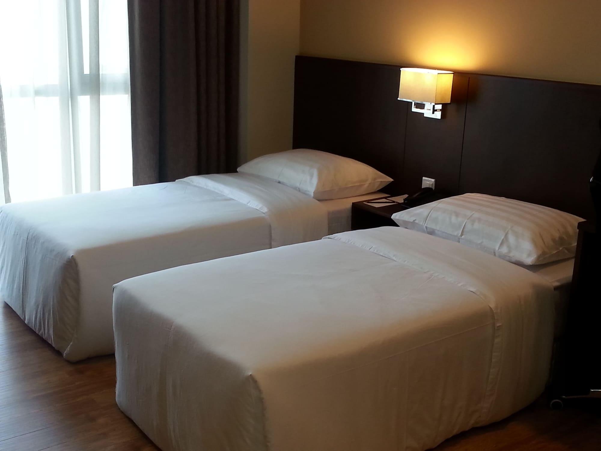 Keoja Hotel Kuala Belait Exterior foto