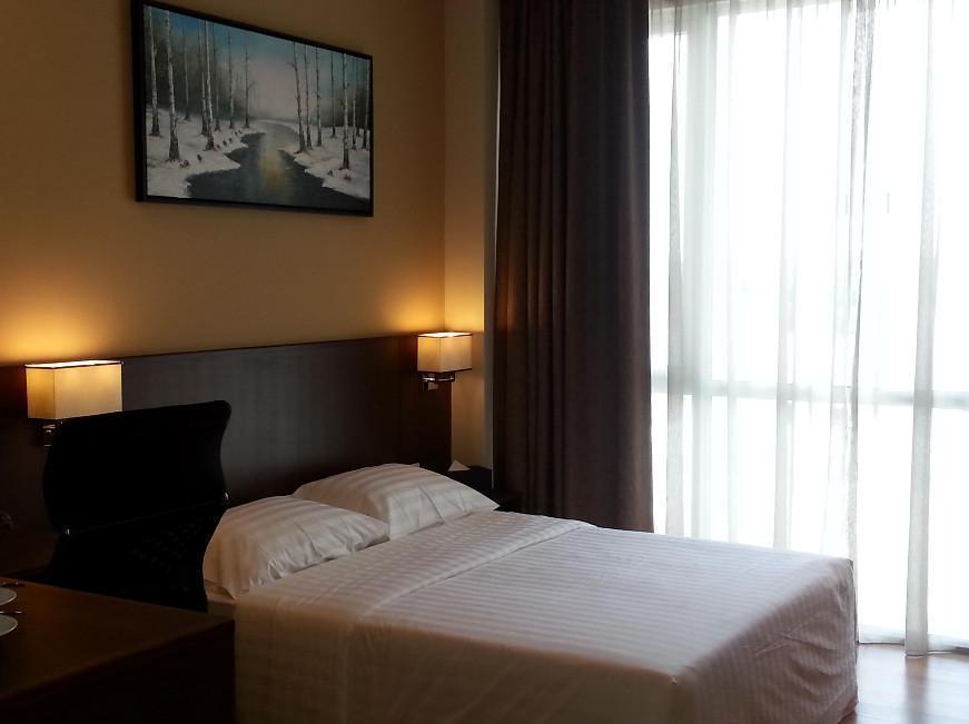 Keoja Hotel Kuala Belait Exterior foto
