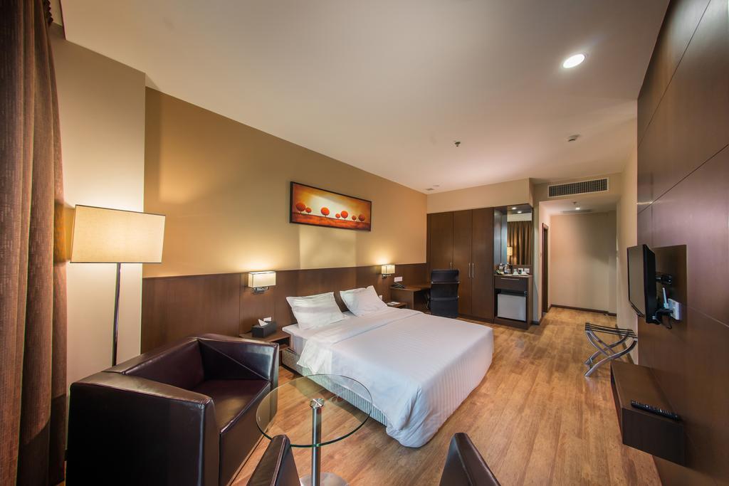 Keoja Hotel Kuala Belait Exterior foto